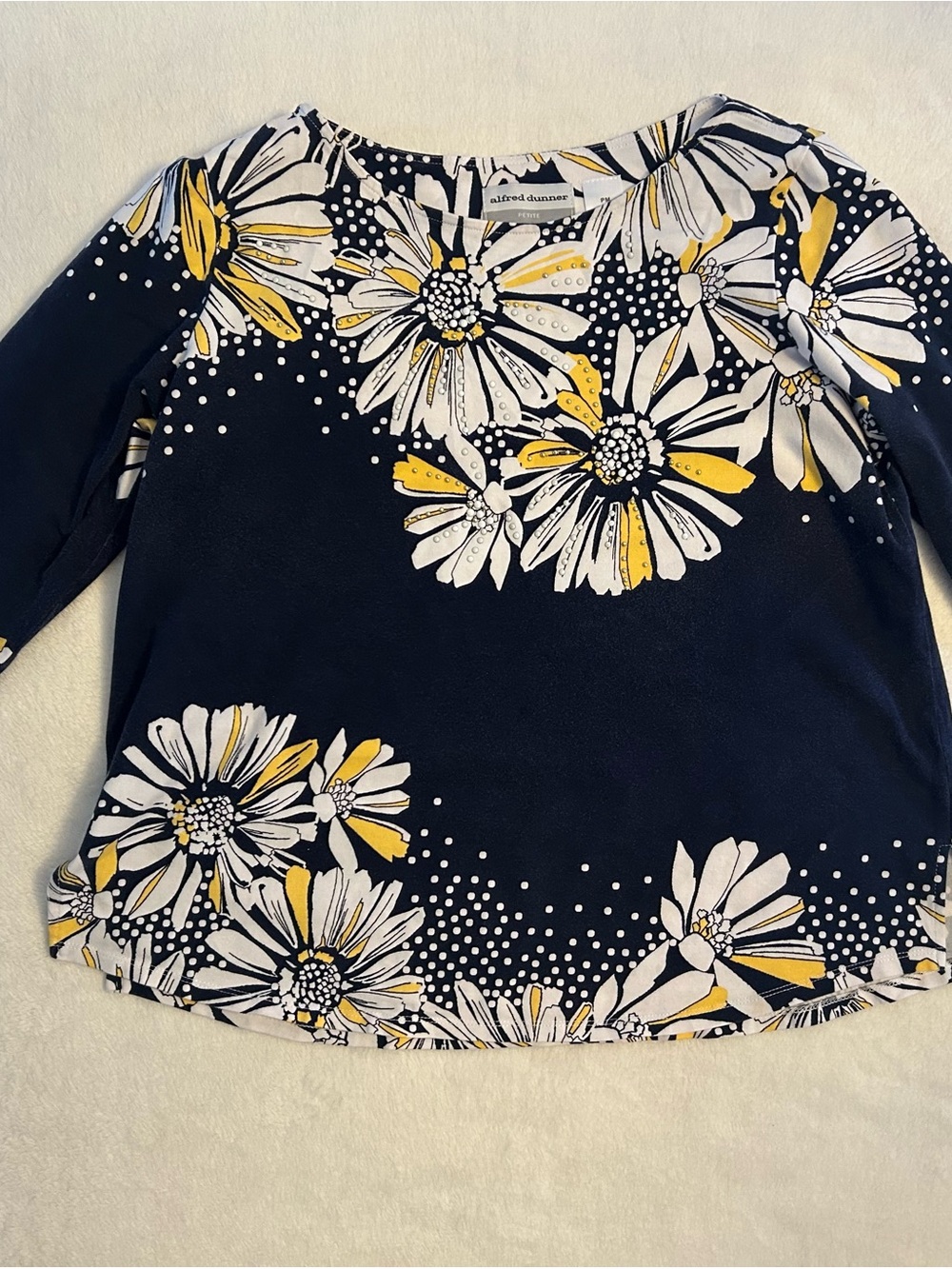 Alfred Dunner Navy Long-Sleeve Top with White & Yellow Daisy Print